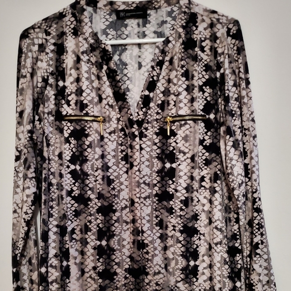 Tunic Style Long Sleeved Blouse - Picture 5 of 8